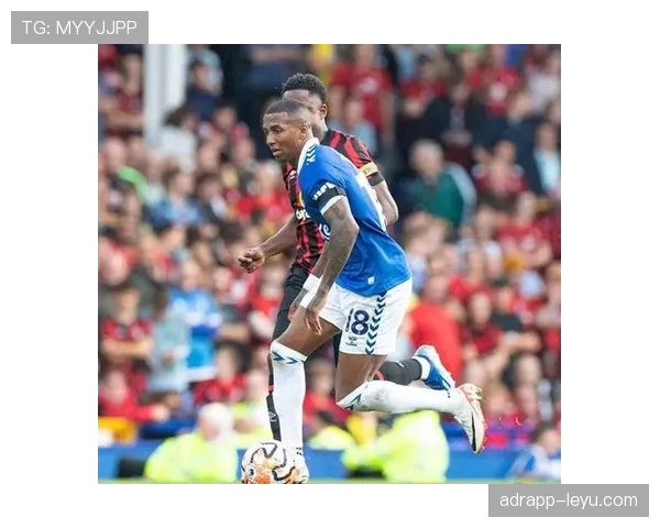 Foden盘带突破惊艳全场，英格兰新星闪耀赛场