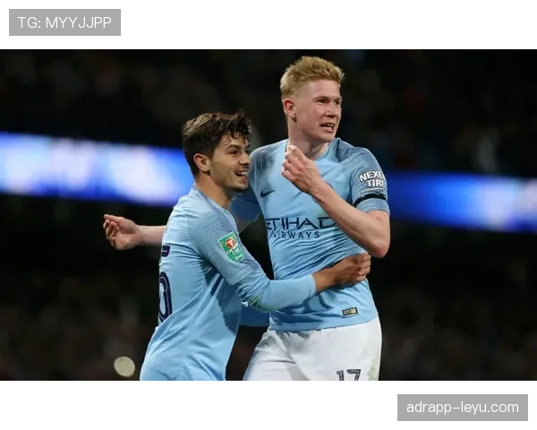 南安普顿新赛季阵容焕然一新,年轻新星闪耀赛场 南安普顿新赛季阵容焕然一新,年轻新星闪耀赛场