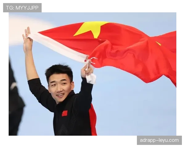 高亭宇训练完直接去吃十碗炸酱面，教练在后面追着喊别吃了